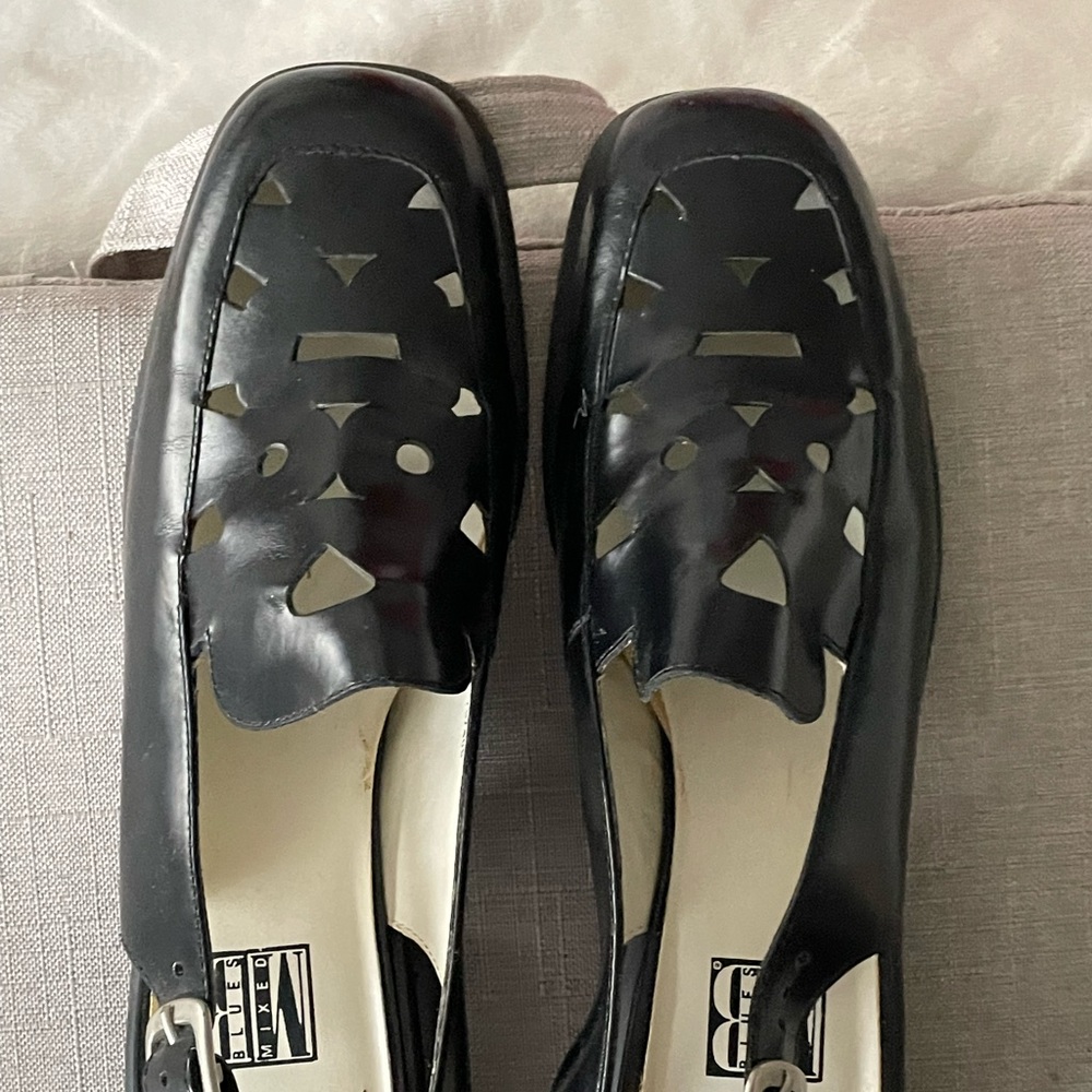 New - Black Flats Women Size 11